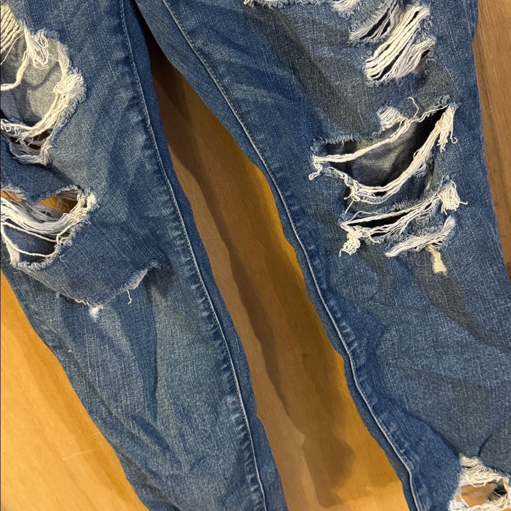 American Eagle Outfitters “Destroyed” Stretch Ankle Jeans - Picture 3 of 6